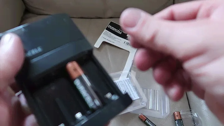 Duracell 4 hours Battery Charger with 2 AA and 2 AAA Unboxing