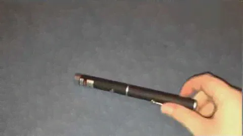 5mW 532nm Green Laser Pointer Powered by 2   AAA Batteries "Chinabuye.com "