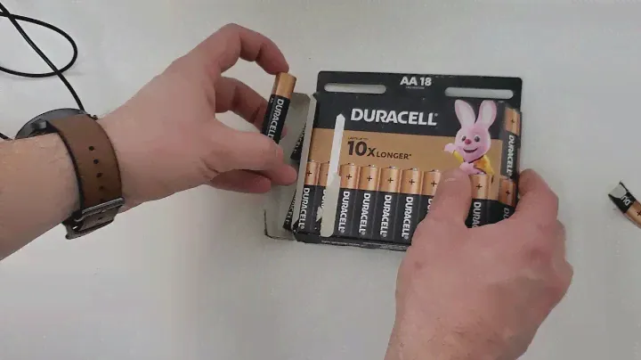 Распаковка набора Щелочных батареек Duracell AA (LR06) MN1500 18 шт из Rozetka